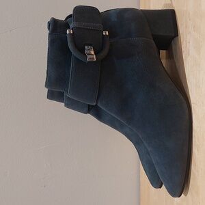 Aquatalia Grey Pointed Toe Suede Boots